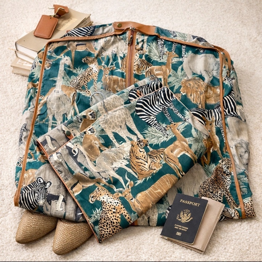 Vintage Herz 2 Piece Travel Set Hanging Small Large Jungle Sahara Animal Print